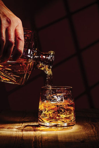 La Destilación: Un Recorrido por la Historia del Whisky